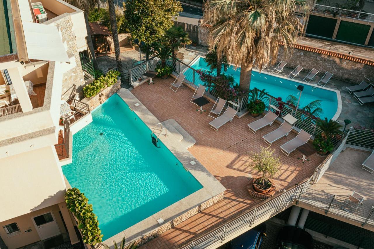 Hotel Residence La Palma Finale Ligure Bagian luar foto