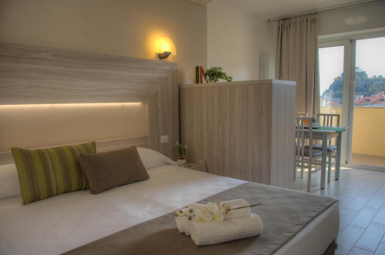 Hotel Residence La Palma Finale Ligure Bagian luar foto