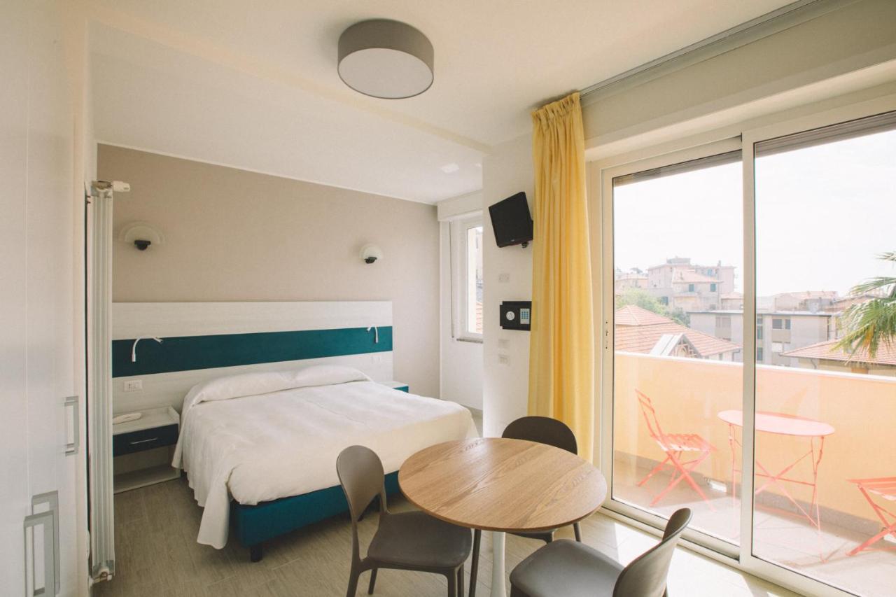 Hotel Residence La Palma Finale Ligure Bagian luar foto