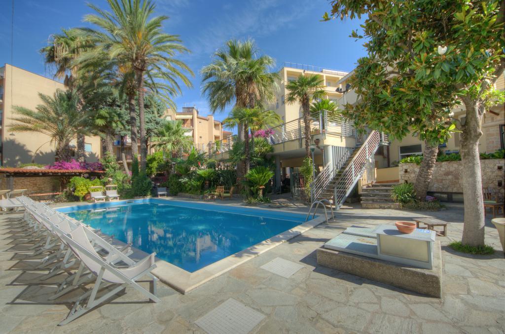 Hotel Residence La Palma Finale Ligure Bagian luar foto