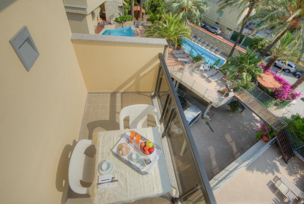 Hotel Residence La Palma Finale Ligure Bagian luar foto