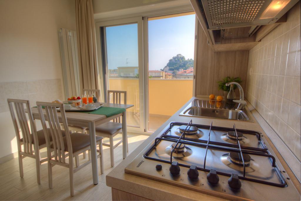 Hotel Residence La Palma Finale Ligure Bagian luar foto