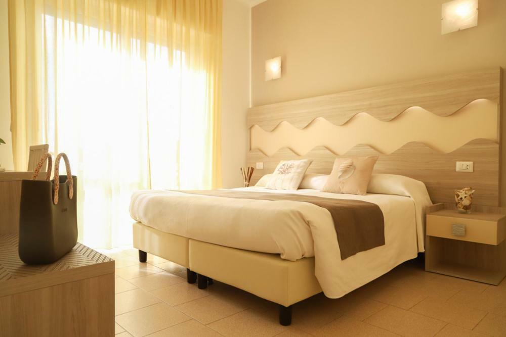 Hotel Residence La Palma Finale Ligure Bagian luar foto