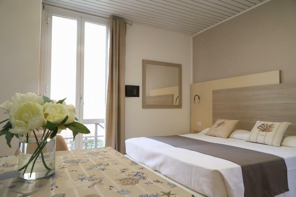 Hotel Residence La Palma Finale Ligure Bagian luar foto